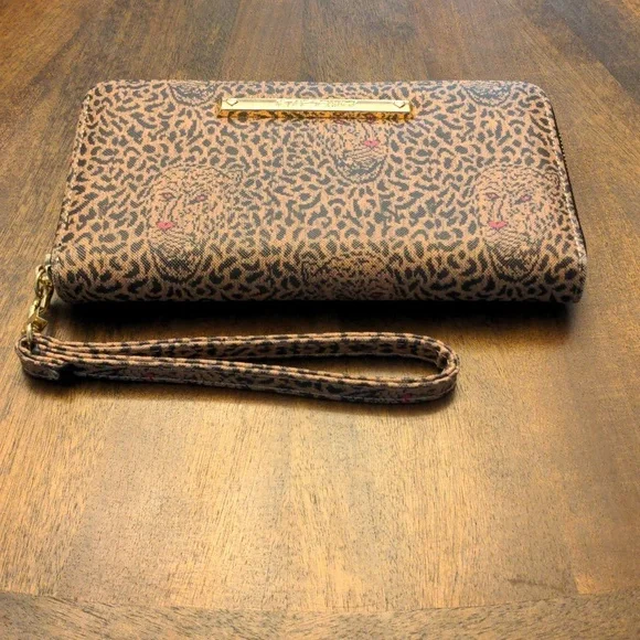 Betsey Johnson Leopard Print Zip-Around Wristlet Wallet - Picture 2 of 13